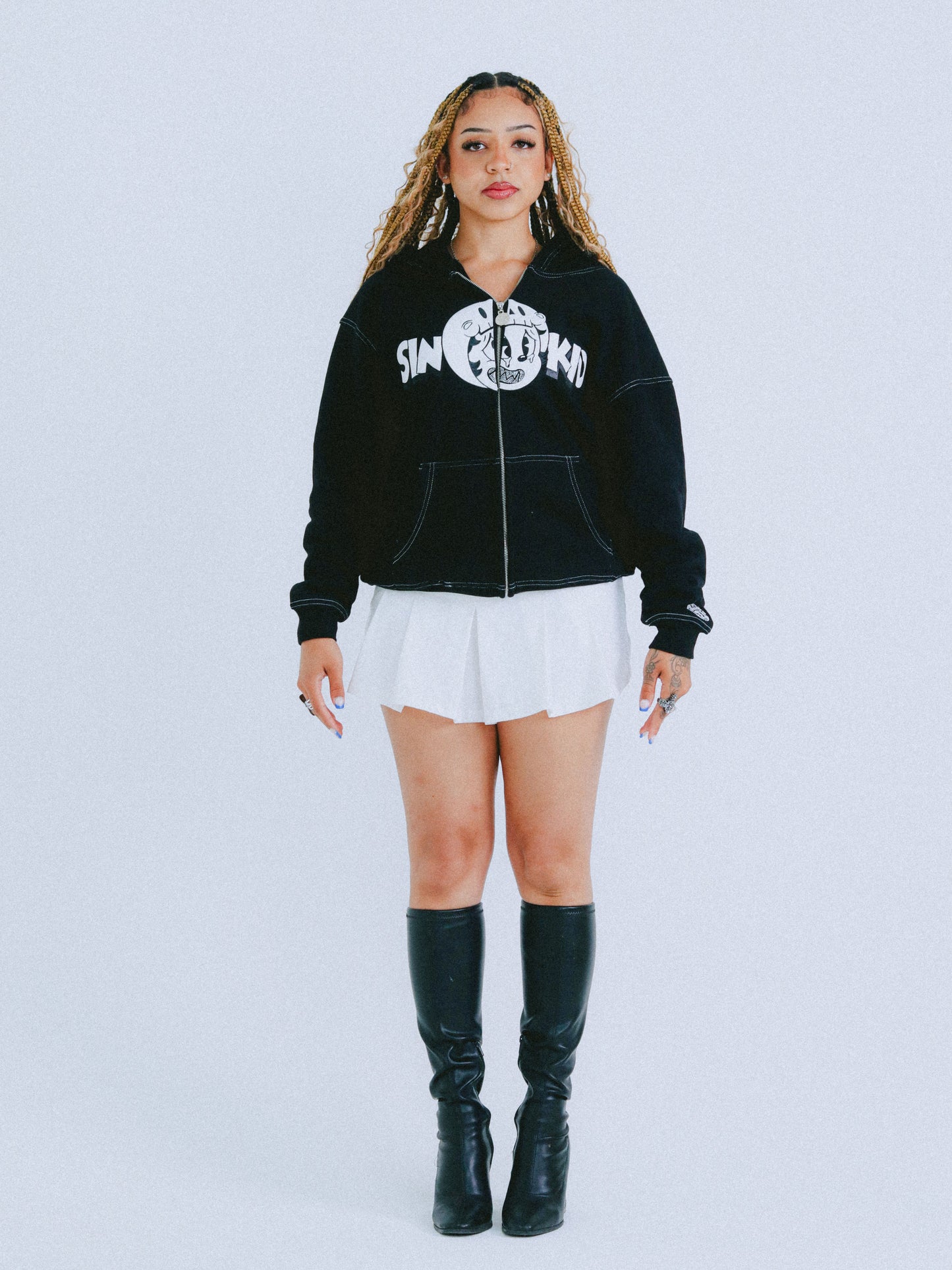 BLACK SINNA ZIP UP