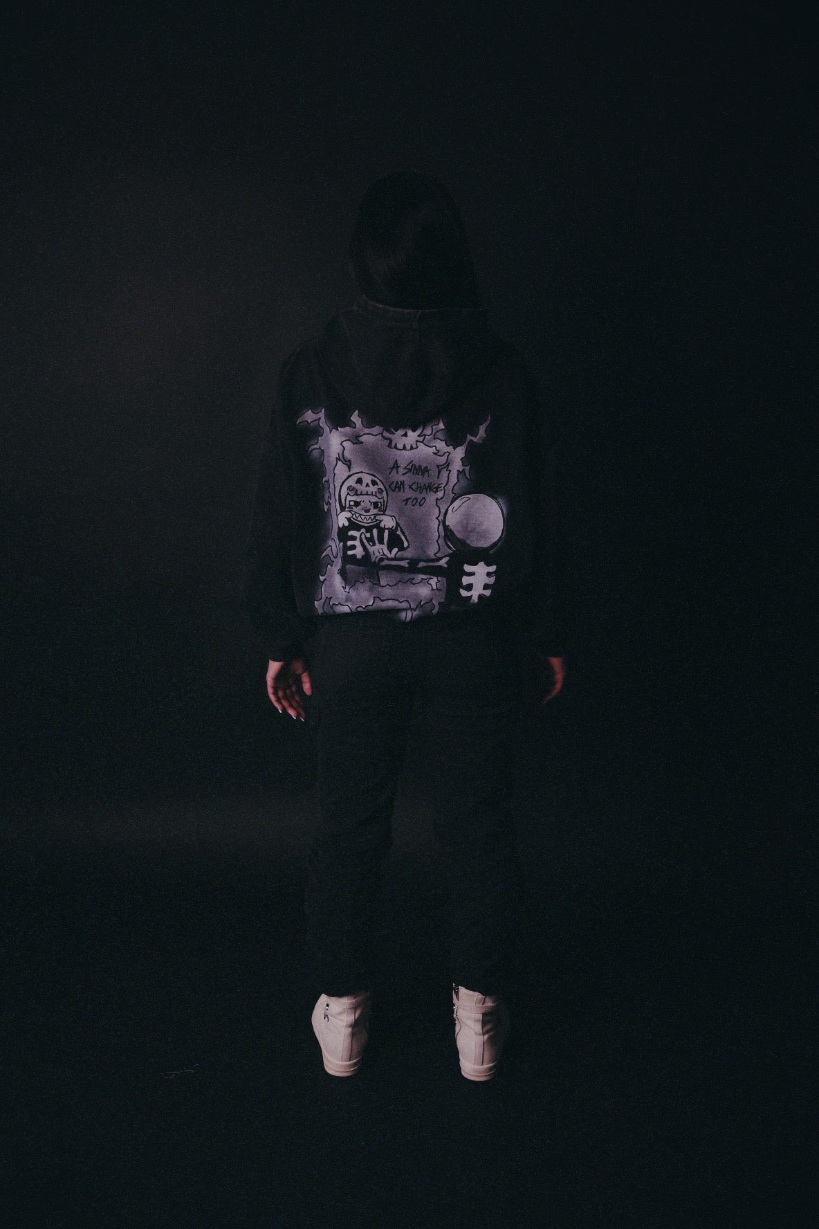 BLACK SINNAS REFLECTION HOODIE